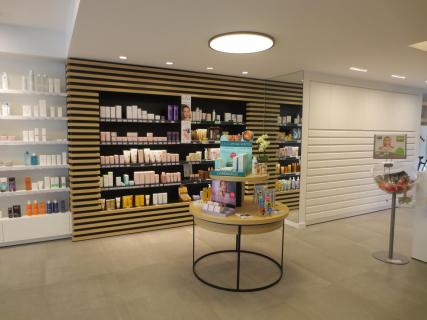 verkoopswand cosmetica